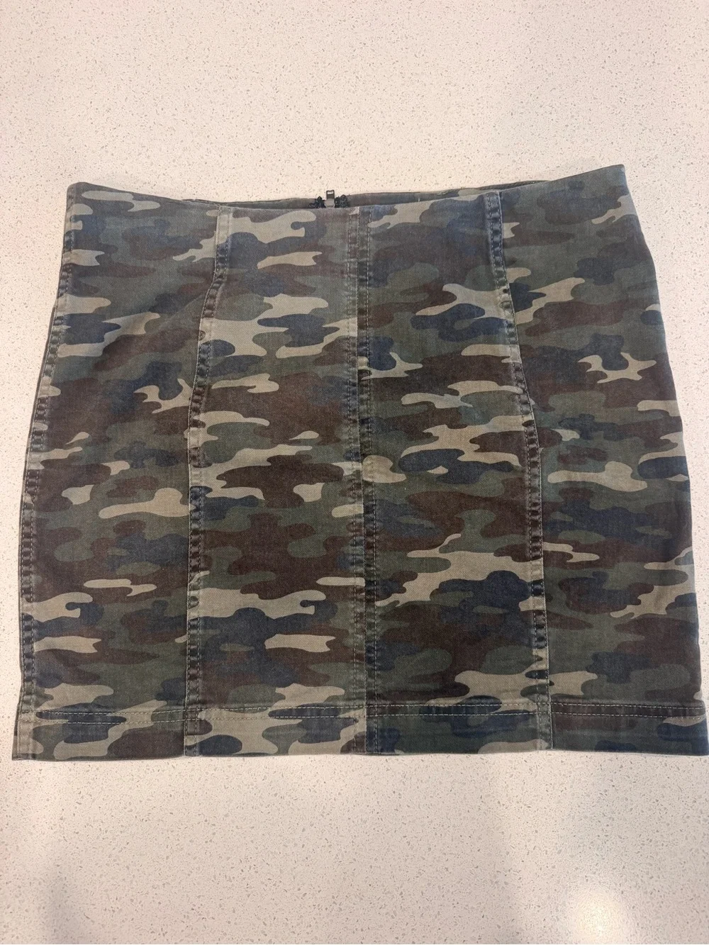 Free People Camo Cargo Style Mini Skirt Size 12